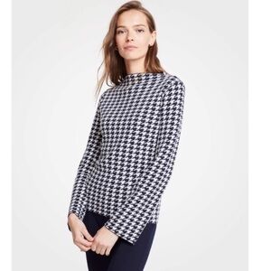 🆕 Ann Taylor Houndstooth Sweater